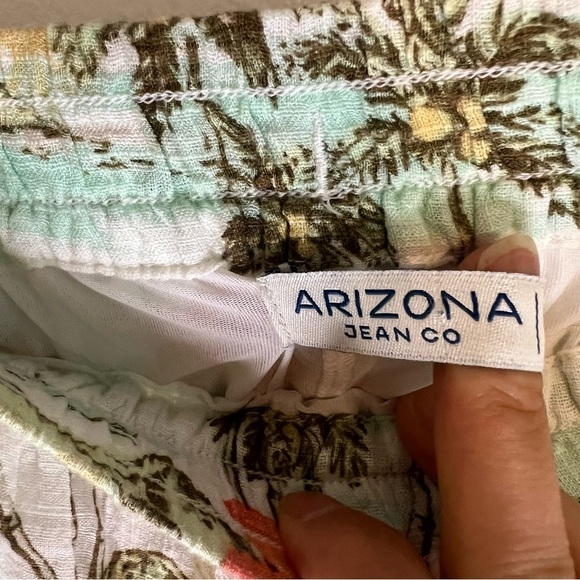 NWT Arizona Womens Floral Pull On Shorts Lined Sz L Drawstring Beach Summer - Picture 9 of 13
